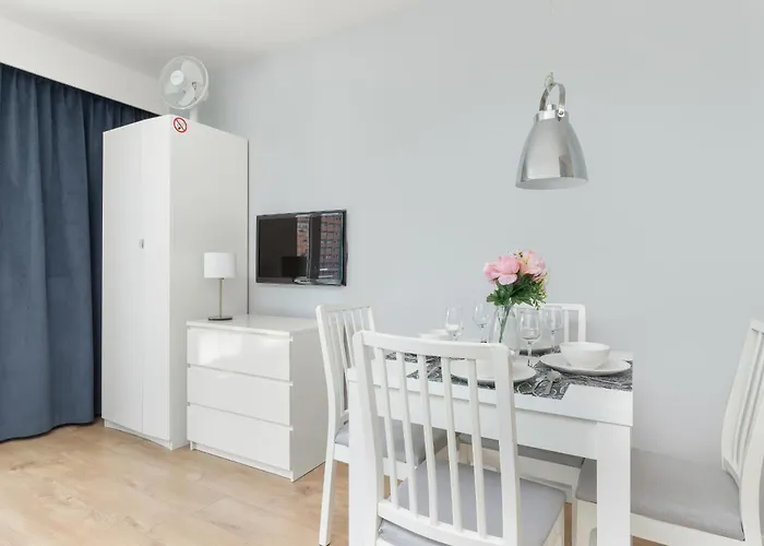 Apartment Przytulne Z Balkonem & Parkingiem By Rent Like